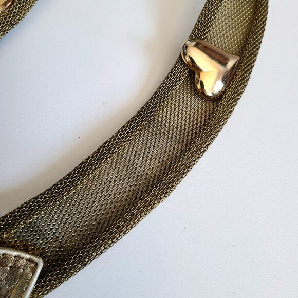 Susi Roher belt with gold metal mesh and hearts design. - Picture 5 of 9